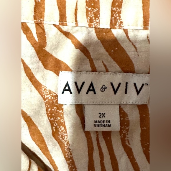 Ava & Viv Tan and White Casual Button Down Shirt - Picture 7 of 9